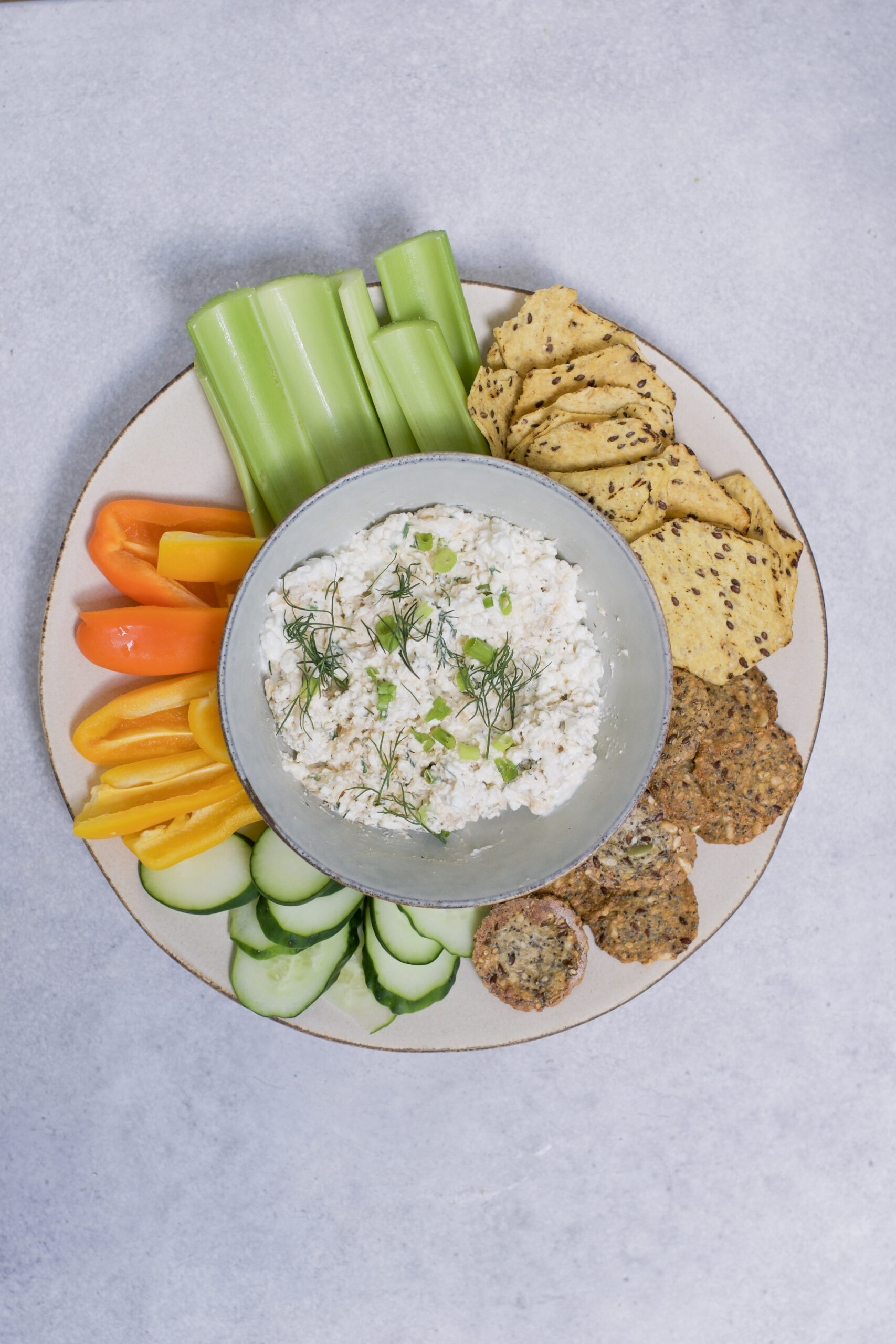 5 Minute Healthy Cottage Cheese Buffalo Chicken Dip